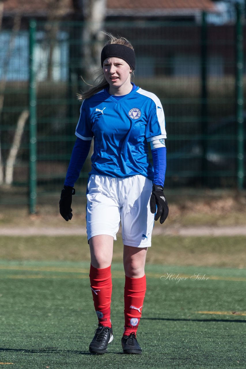 Bild 290 - B-Juniorinnen Halbfinale SVHU - Holstein Kiel : Ergebnis: 3:0